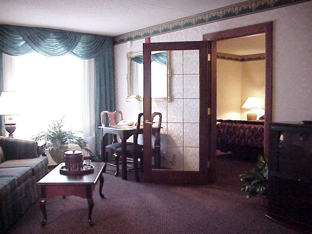 The Plaza Hotel & Suites Winona Habitación foto